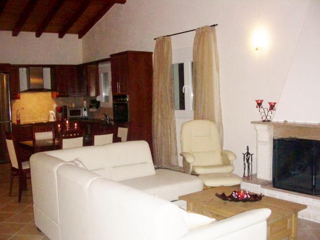 Villa Spiti Ute Makrádes Extérieur photo
